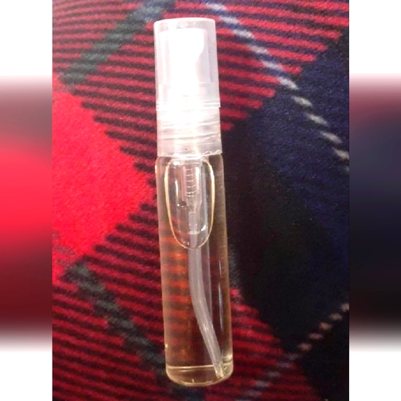 Victoria's Secret Beauty Rush JUICED BERRY Mist - Picture 2 of 2